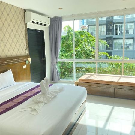 Nj Patong Hotel エクステリア 写真