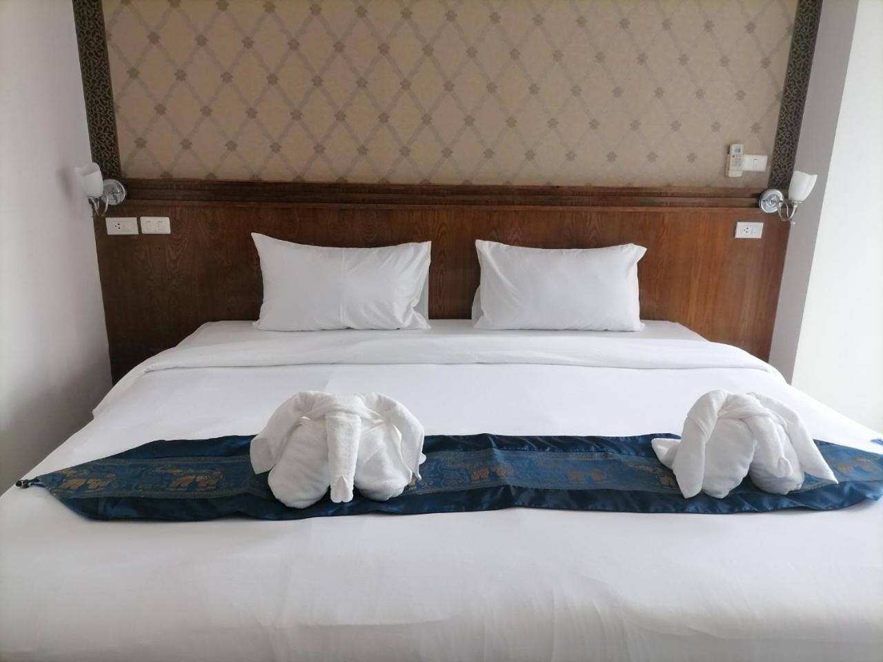Nj Patong Hotel エクステリア 写真