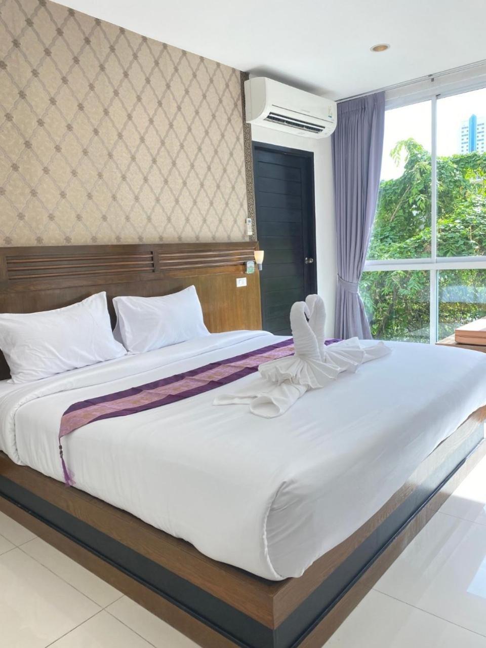 Nj Patong Hotel エクステリア 写真