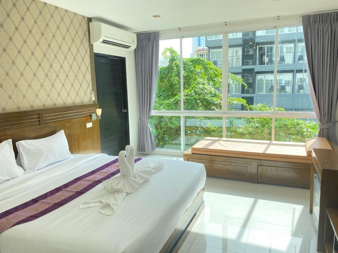 Nj Patong Hotel エクステリア 写真