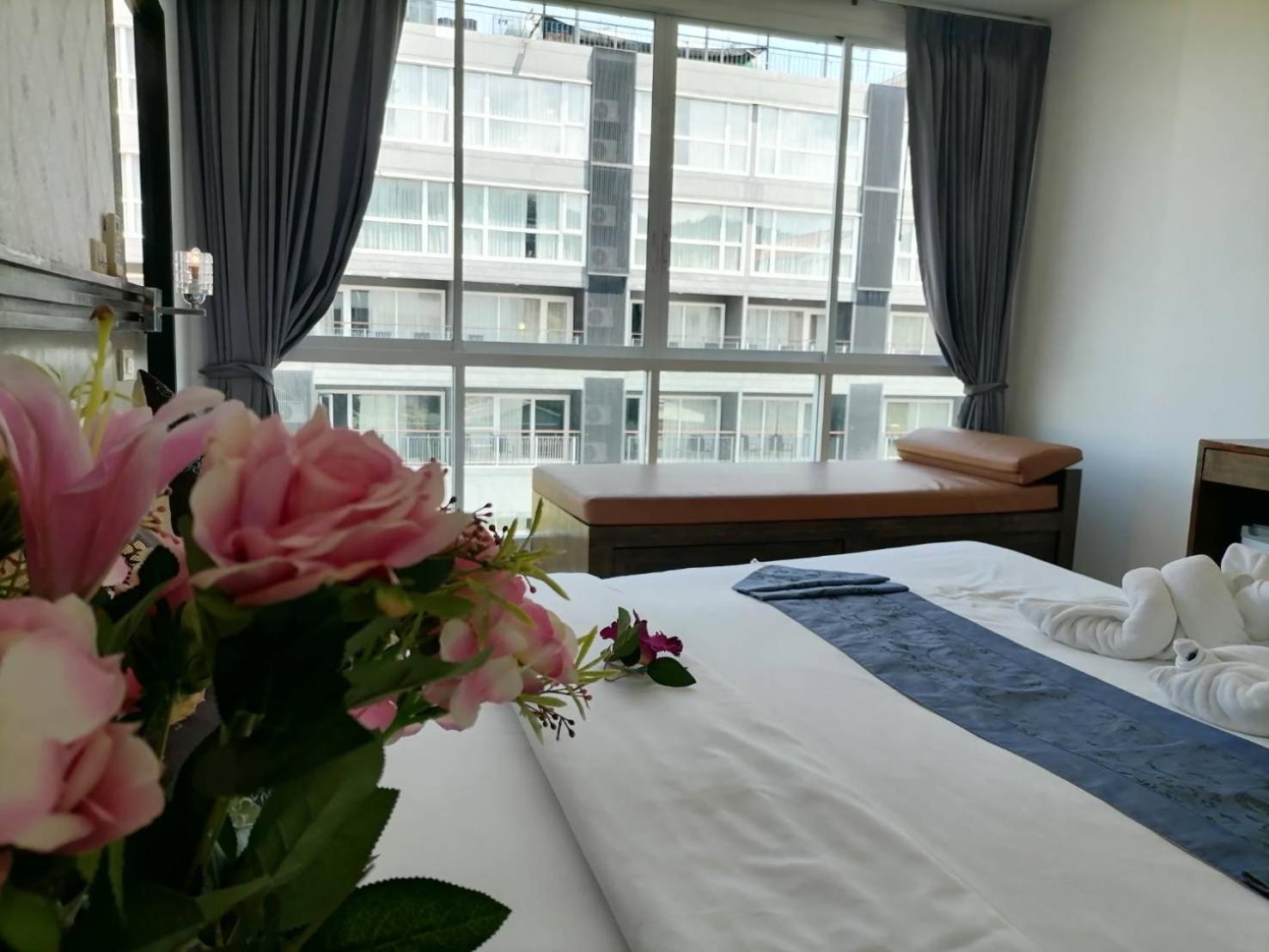 Nj Patong Hotel エクステリア 写真