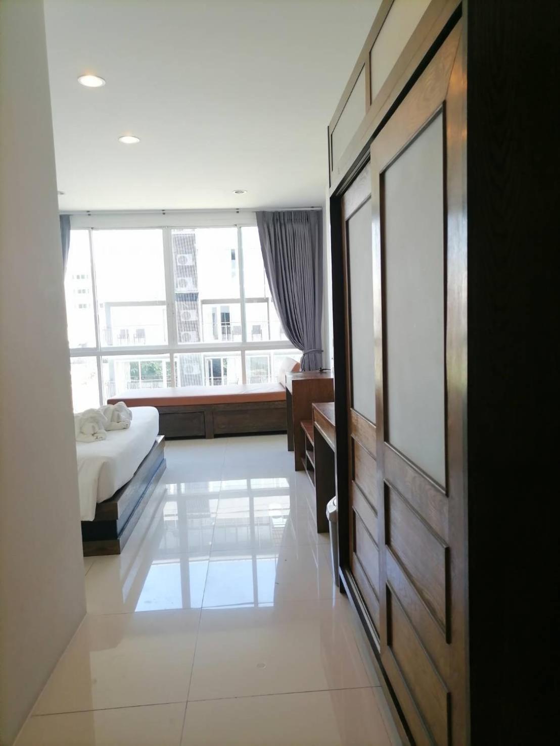 Nj Patong Hotel エクステリア 写真
