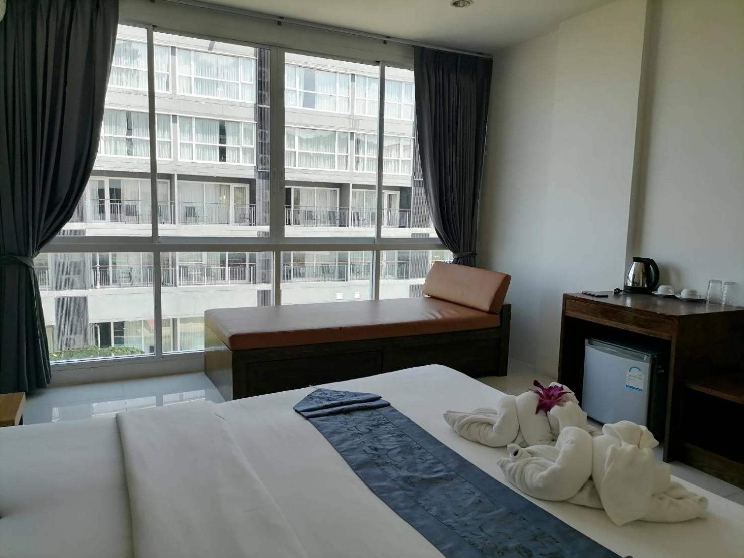 Nj Patong Hotel エクステリア 写真