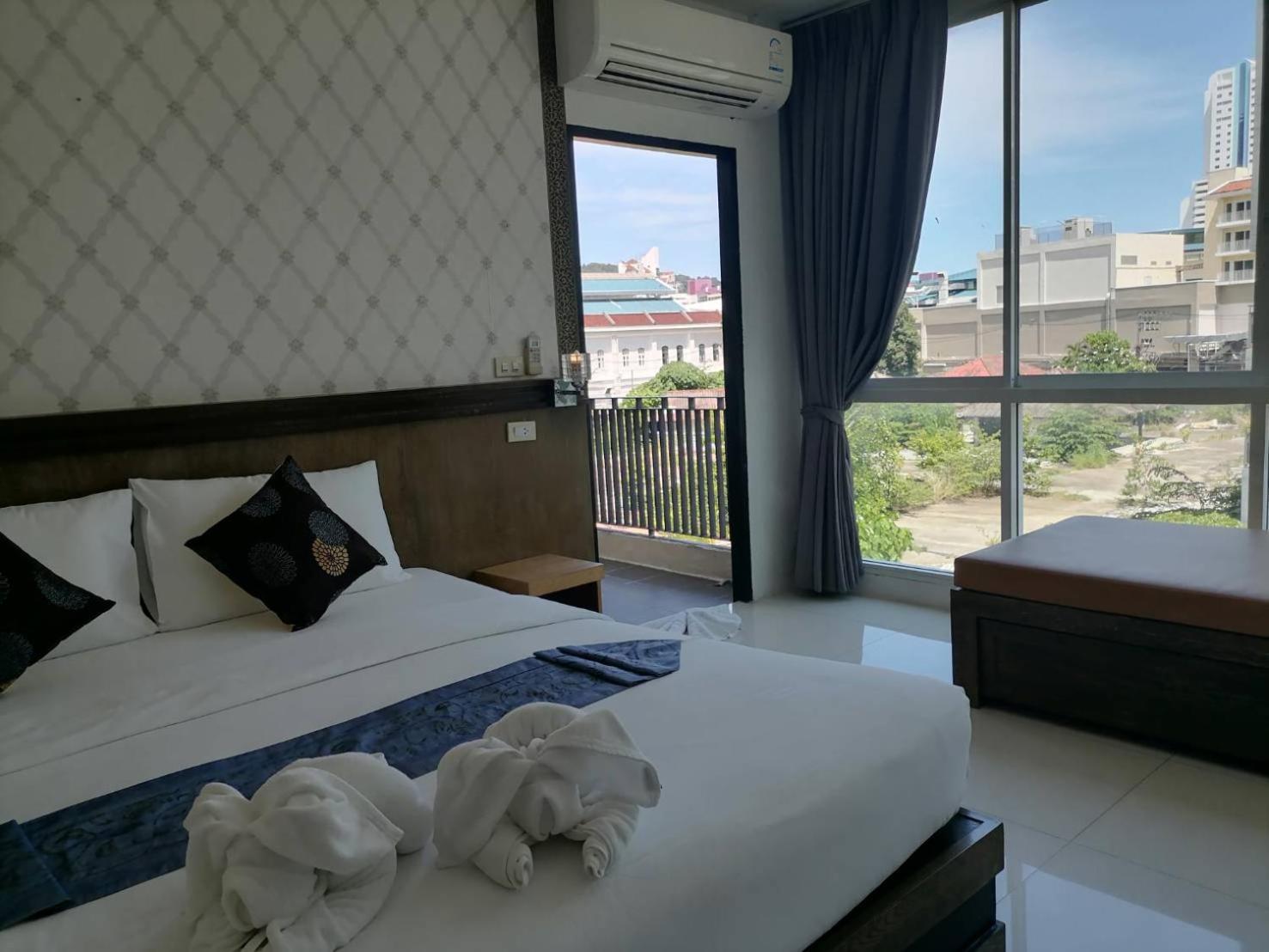 Nj Patong Hotel エクステリア 写真
