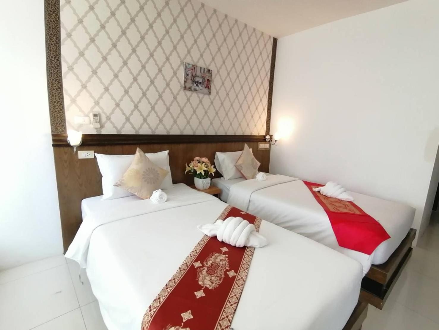 Nj Patong Hotel エクステリア 写真