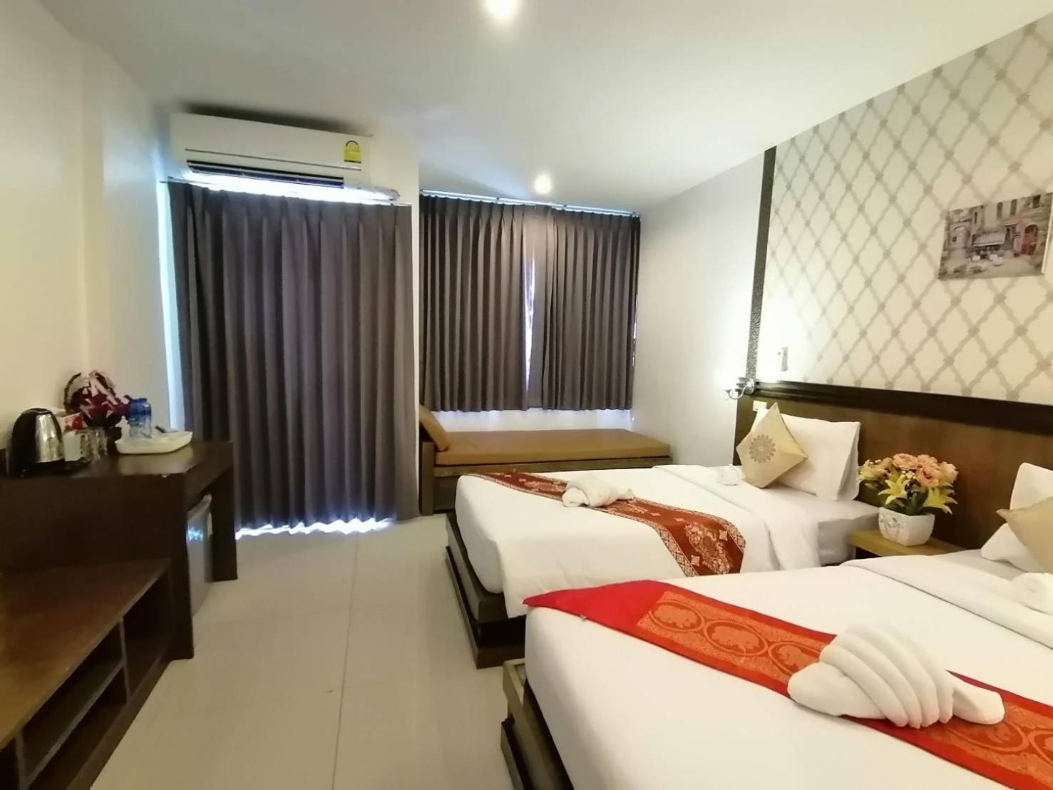 Nj Patong Hotel エクステリア 写真