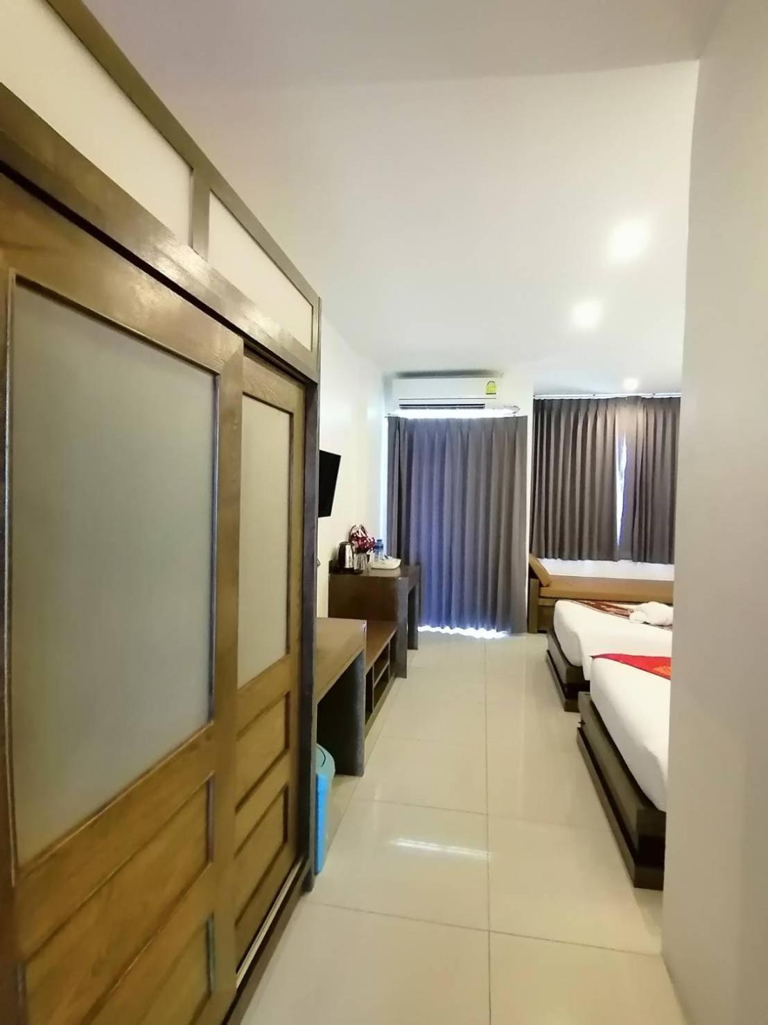 Nj Patong Hotel エクステリア 写真